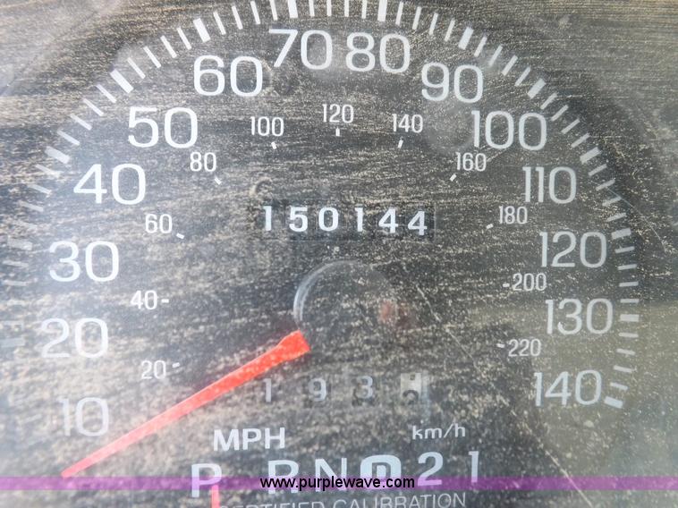 image for item I8259 2004 Ford Crown Victoria Police Interceptor