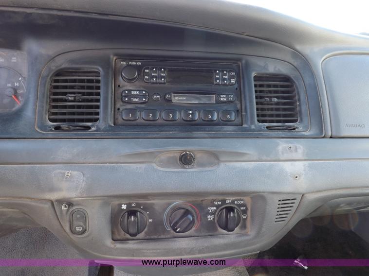 image for item I8259 2004 Ford Crown Victoria Police Interceptor