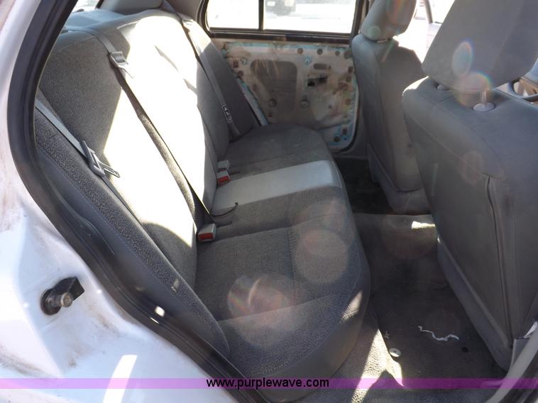 image for item I8259 2004 Ford Crown Victoria Police Interceptor