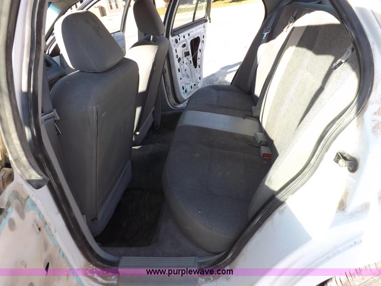 image for item I8259 2004 Ford Crown Victoria Police Interceptor