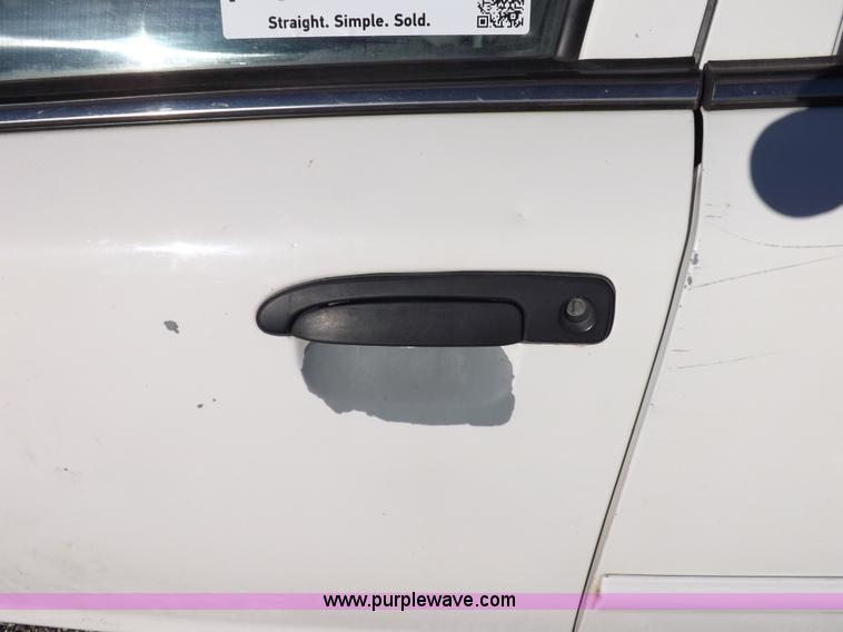 image for item I8259 2004 Ford Crown Victoria Police Interceptor