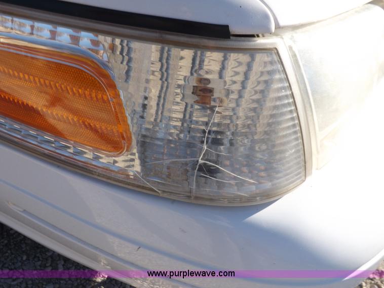 image for item I8259 2004 Ford Crown Victoria Police Interceptor