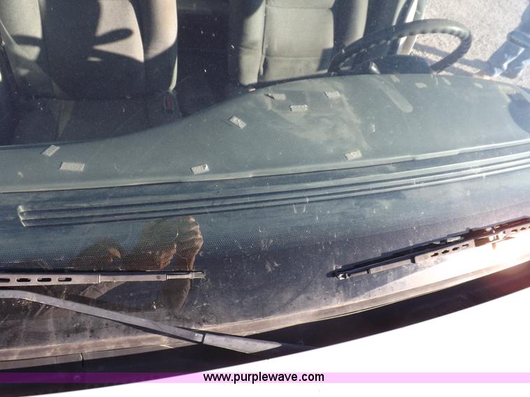 image for item I8259 2004 Ford Crown Victoria Police Interceptor