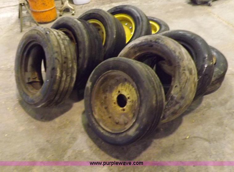 image for item I8318 Assorted tires and wheels