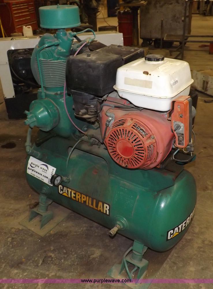 image for item I8319 Portable air compressor