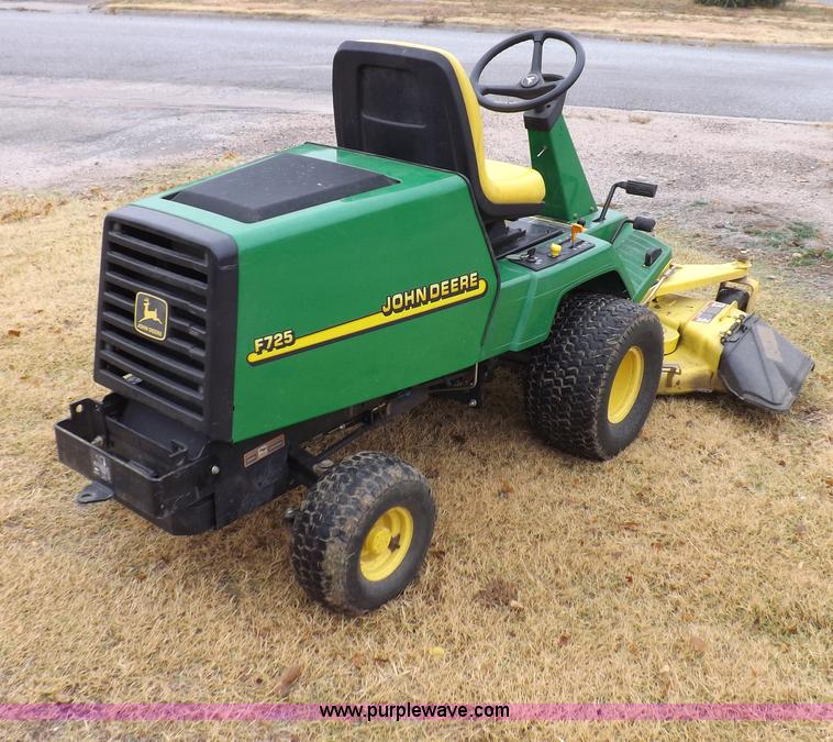 image for item I8321 John Deere F725 lawn mower