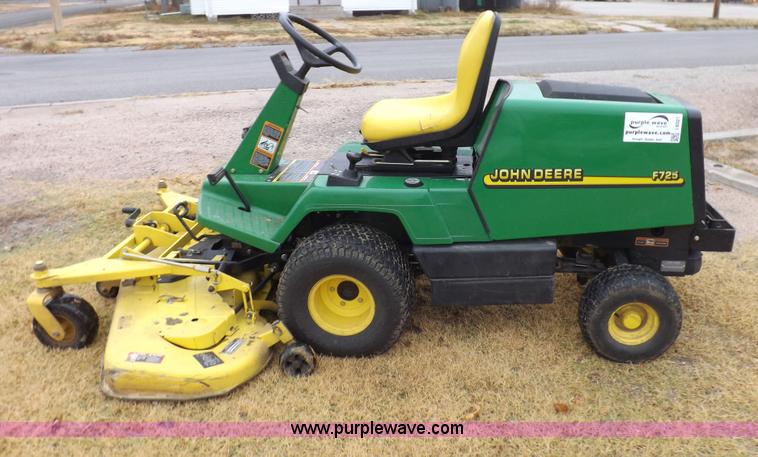 image for item I8321 John Deere F725 lawn mower