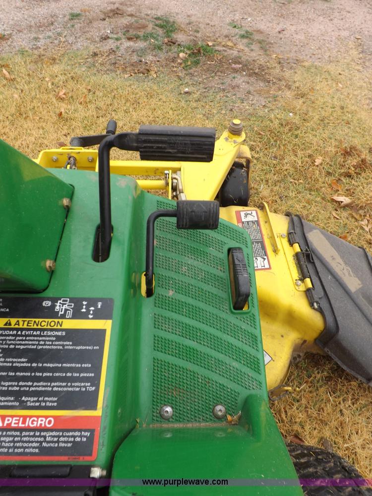 image for item I8321 John Deere F725 lawn mower