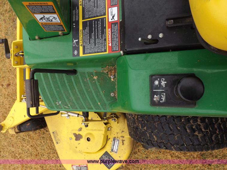 image for item I8321 John Deere F725 lawn mower