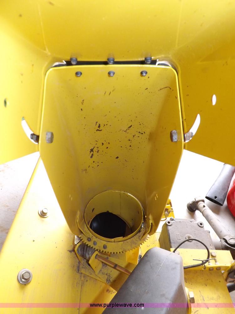 image for item I8321 John Deere F725 lawn mower