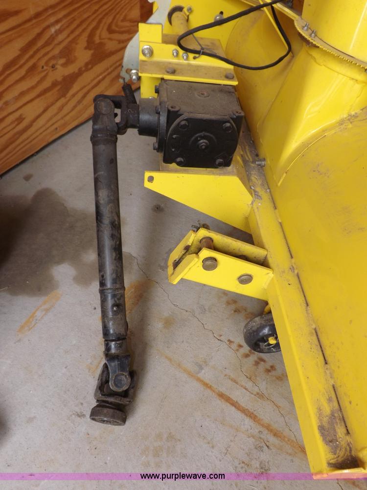 image for item I8321 John Deere F725 lawn mower