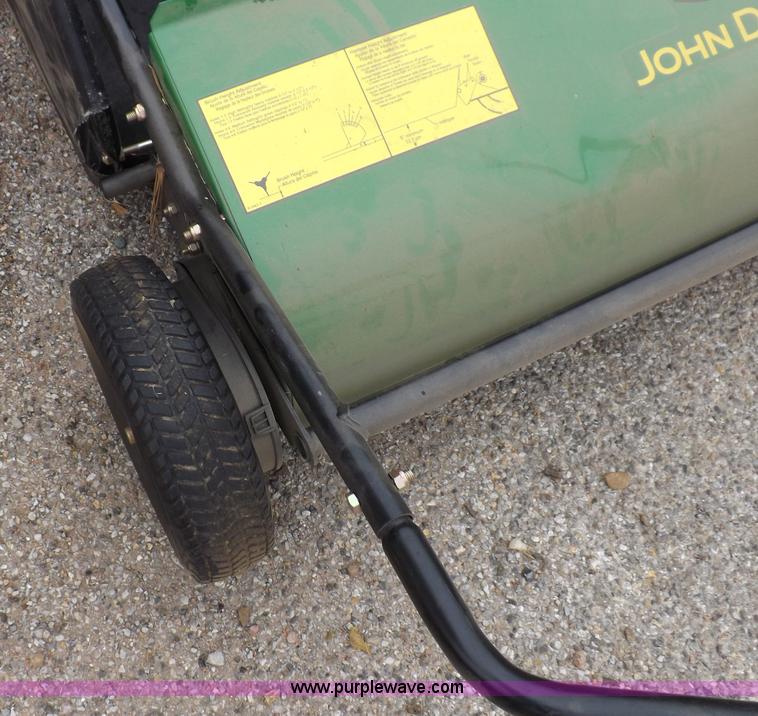 image for item I8321 John Deere F725 lawn mower