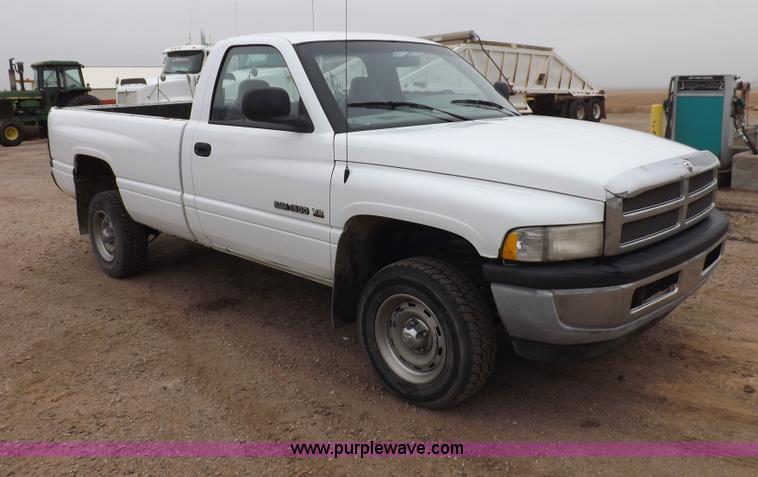 image for item I8322 1999 Dodge Ram 1500 pickup truck