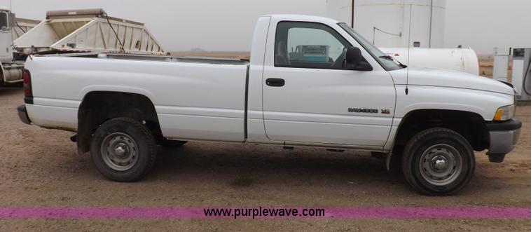 image for item I8322 1999 Dodge Ram 1500 pickup truck