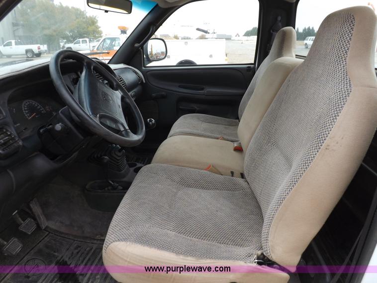 image for item I8322 1999 Dodge Ram 1500 pickup truck