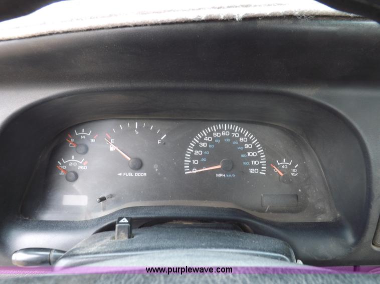 image for item I8322 1999 Dodge Ram 1500 pickup truck