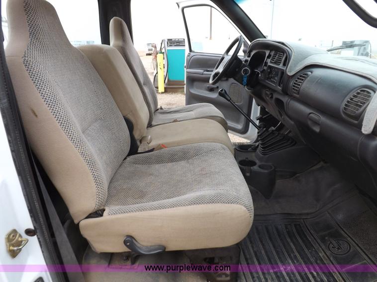 image for item I8322 1999 Dodge Ram 1500 pickup truck