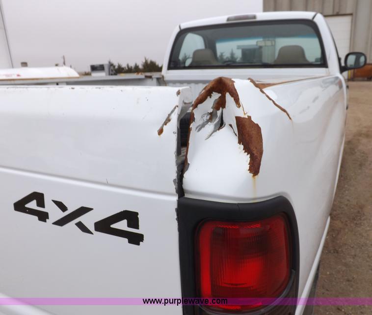 image for item I8322 1999 Dodge Ram 1500 pickup truck