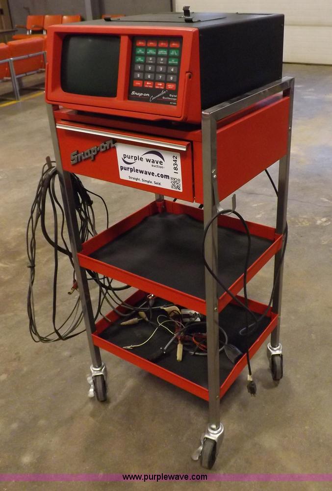 SnapOn digital oscilloscope in Ulysses, KS Item I8342 sold Purple Wave