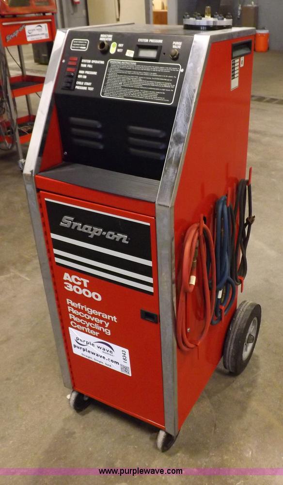 image for item I8343 Snap-On refrigerant recovery system