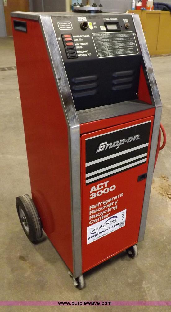 image for item I8343 Snap-On refrigerant recovery system