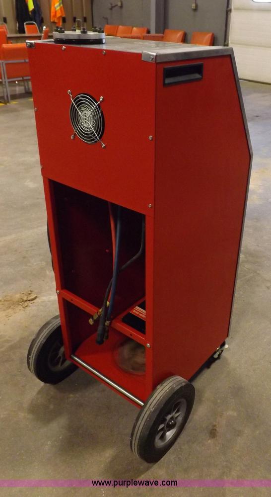 image for item I8343 Snap-On refrigerant recovery system