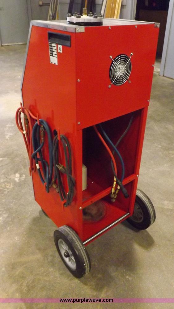 image for item I8343 Snap-On refrigerant recovery system