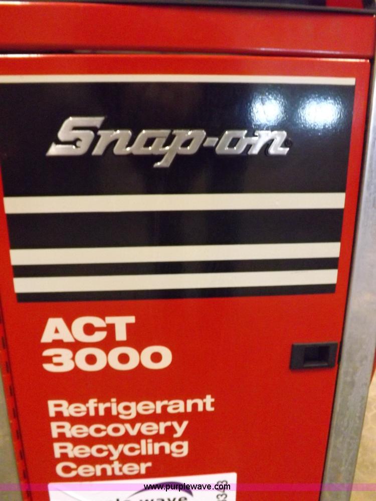 image for item I8343 Snap-On refrigerant recovery system