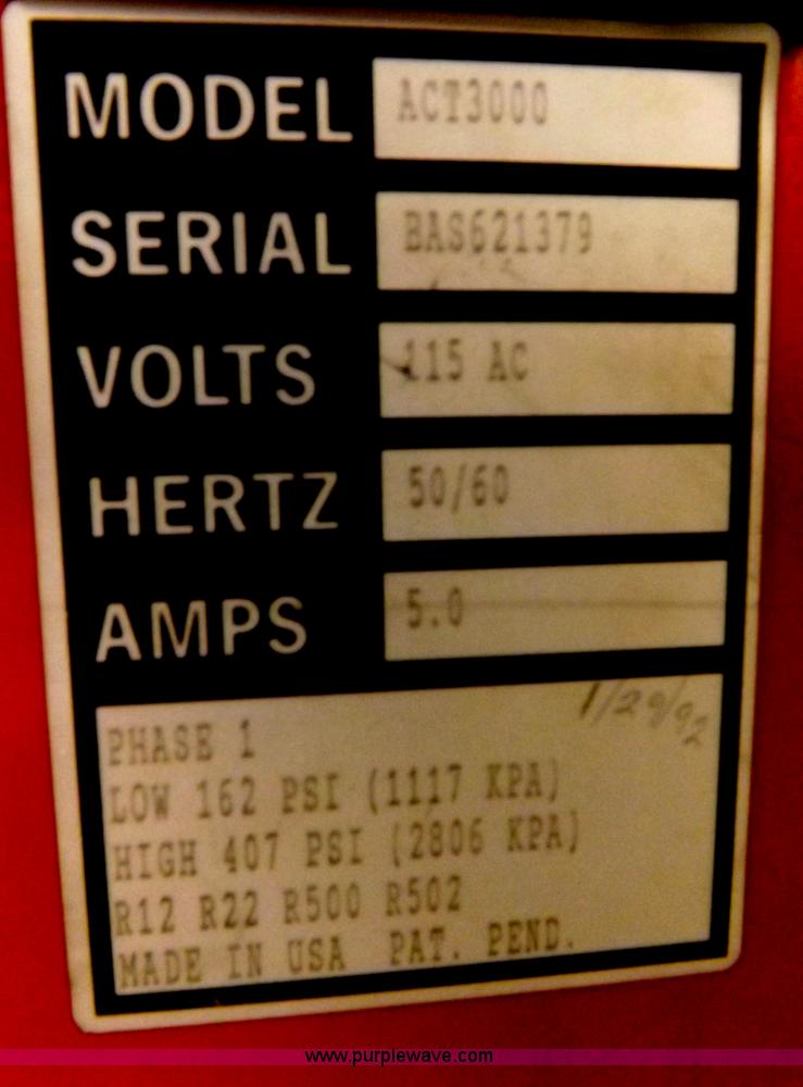 image for item I8343 Snap-On refrigerant recovery system