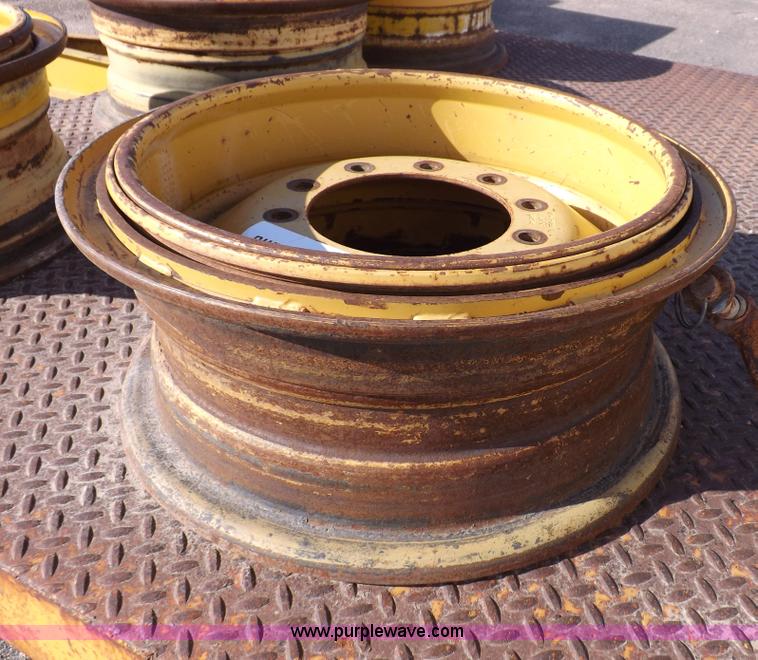 image for item I8345 Motor grader wheel