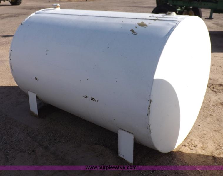 image for item I8347 Approximately 500 gallon fuel tank