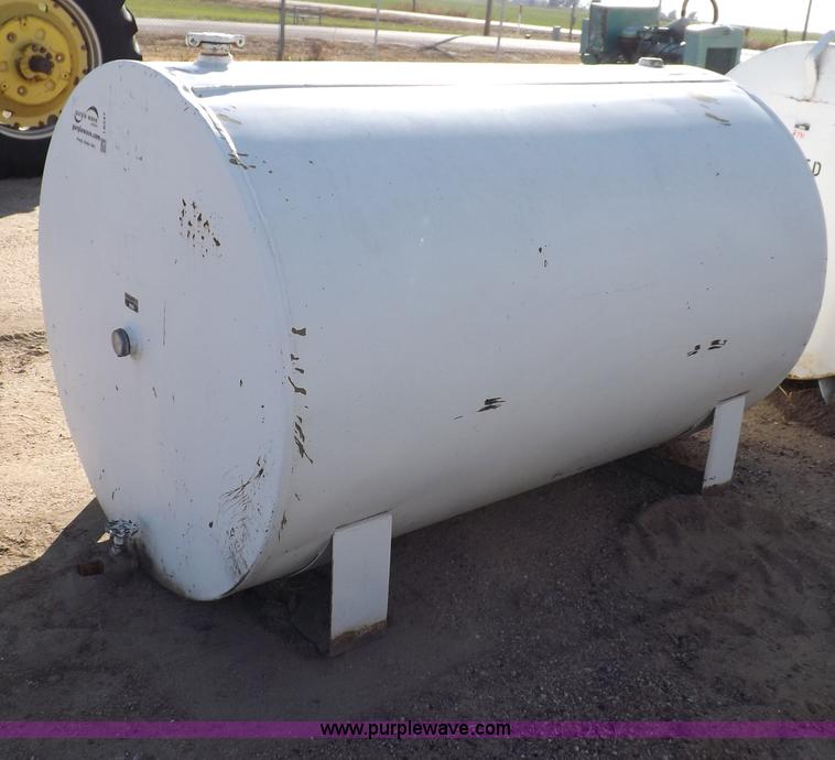 image for item I8347 Approximately 500 gallon fuel tank