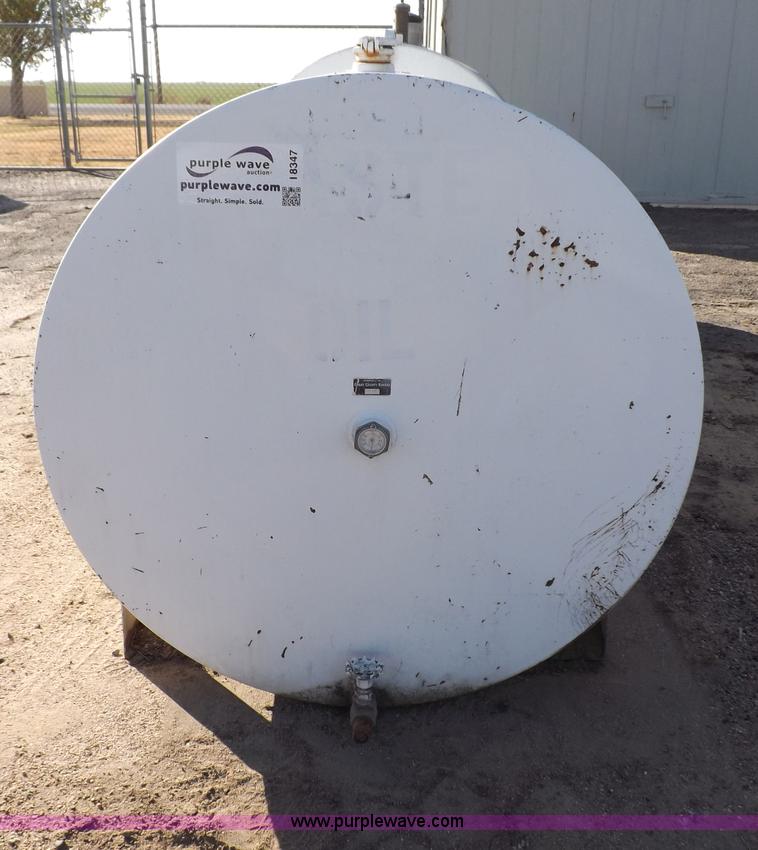 image for item I8347 Approximately 500 gallon fuel tank