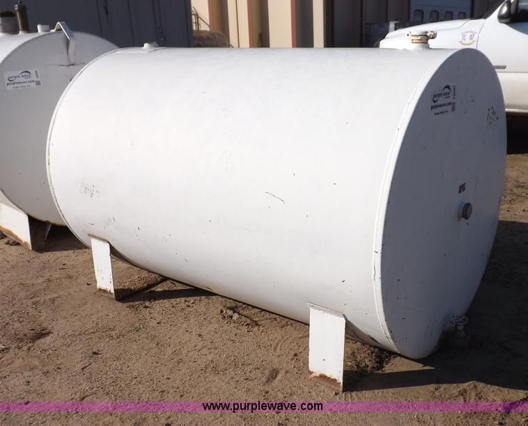 image for item I8347 Approximately 500 gallon fuel tank
