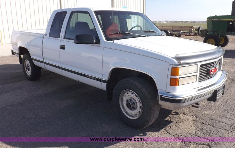 image for item I8349 1995 GMC Sierra 1500 SL Ext. Cab pickup truck
