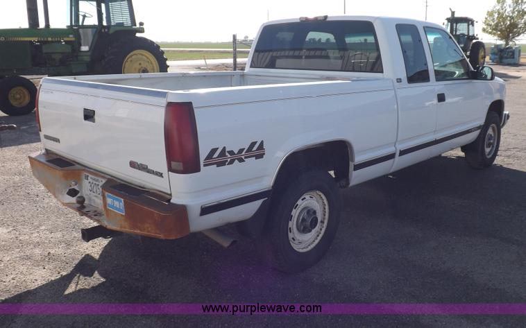 image for item I8349 1995 GMC Sierra 1500 SL Ext. Cab pickup truck