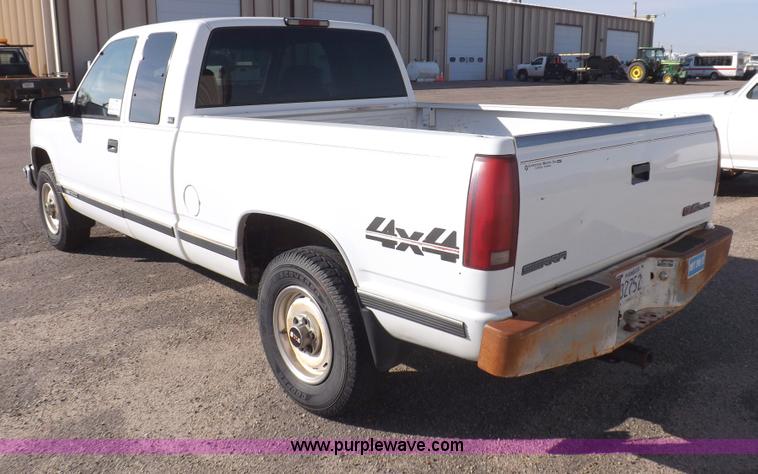 image for item I8349 1995 GMC Sierra 1500 SL Ext. Cab pickup truck