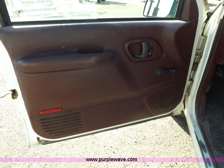 image for item I8349 1995 GMC Sierra 1500 SL Ext. Cab pickup truck