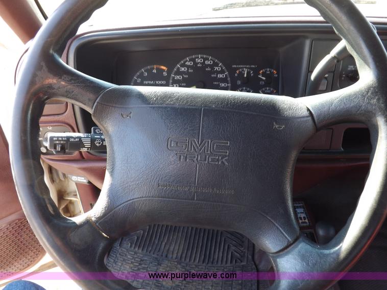 image for item I8349 1995 GMC Sierra 1500 SL Ext. Cab pickup truck