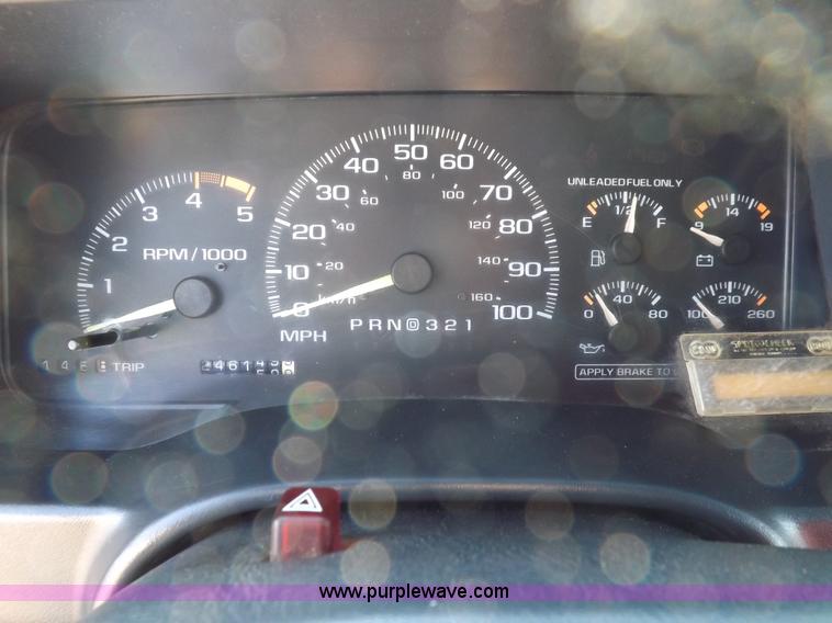 image for item I8349 1995 GMC Sierra 1500 SL Ext. Cab pickup truck