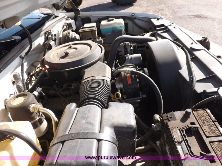 image for item I8349 1995 GMC Sierra 1500 SL Ext. Cab pickup truck