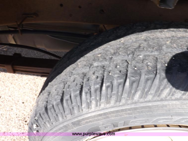 image for item I8349 1995 GMC Sierra 1500 SL Ext. Cab pickup truck