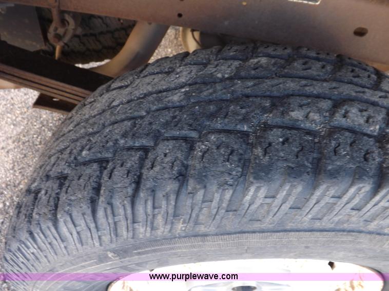 image for item I8349 1995 GMC Sierra 1500 SL Ext. Cab pickup truck