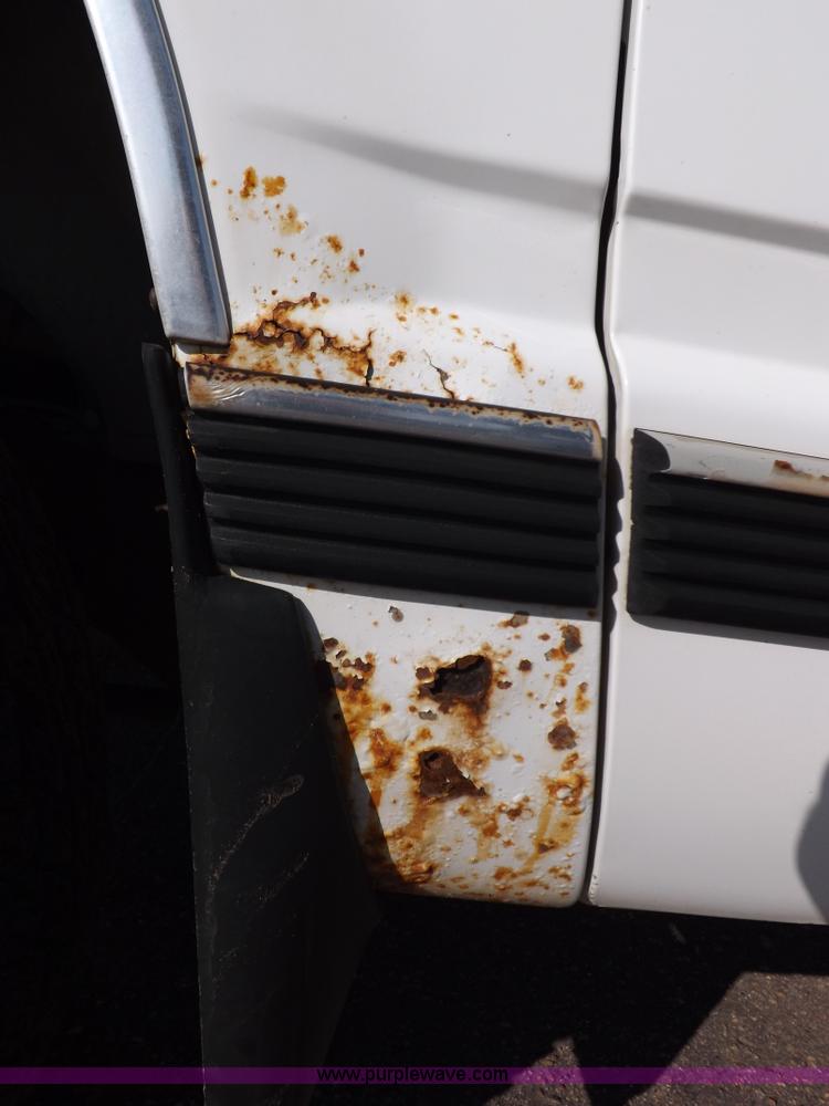 image for item I8349 1995 GMC Sierra 1500 SL Ext. Cab pickup truck