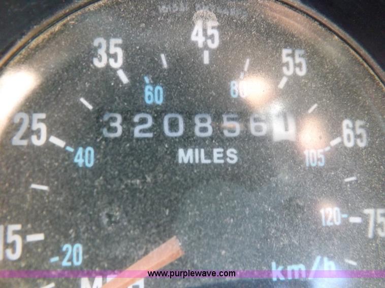 image for item I8450 1997 Mack RD688S semi truck