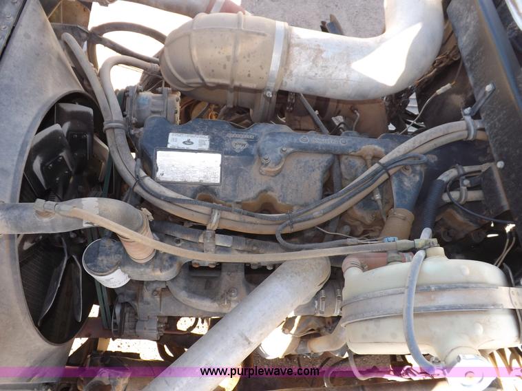 image for item I8450 1997 Mack RD688S semi truck