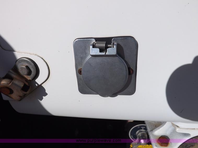 image for item I8450 1997 Mack RD688S semi truck