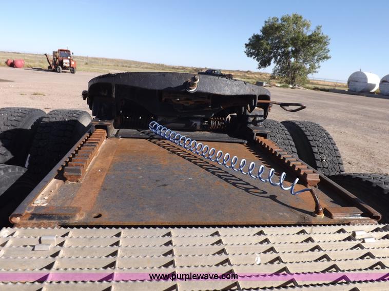 image for item I8450 1997 Mack RD688S semi truck