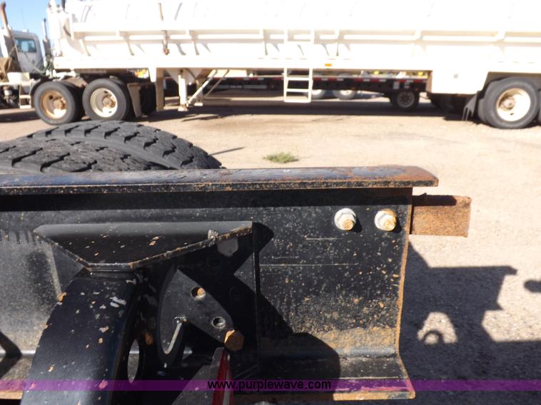 image for item I8450 1997 Mack RD688S semi truck