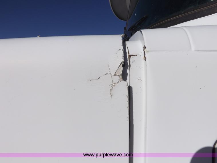 image for item I8450 1997 Mack RD688S semi truck